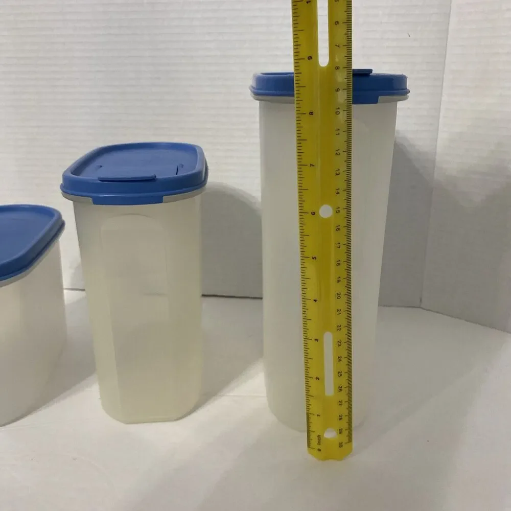 Lot of 3 pieces of Tupperware with lids Cornflower Blue 4-3/4C 7-1/4C 9-3/4C